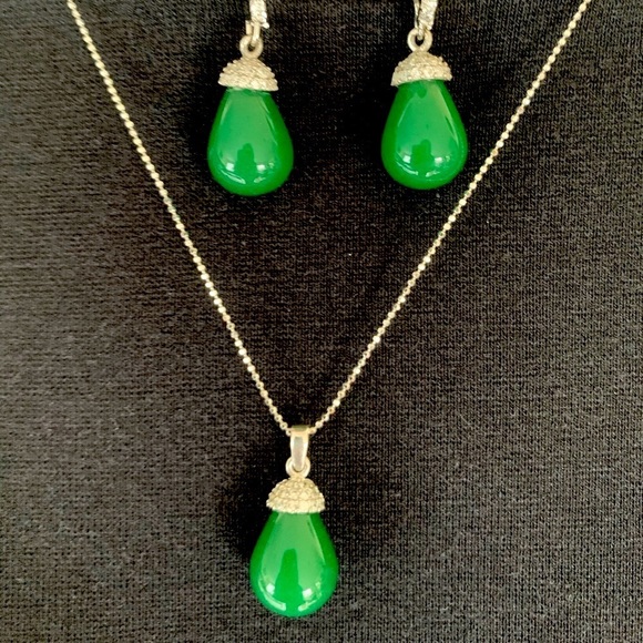 Sterling silver & green gem stone drop-back earrings & pendant necklace 3 pc set - Picture 5 of 7